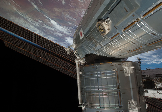 STS126-E-10034