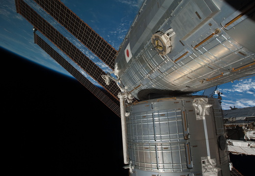STS126-E-10046