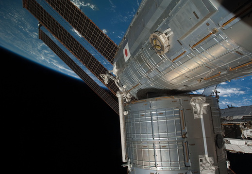STS126-E-10048