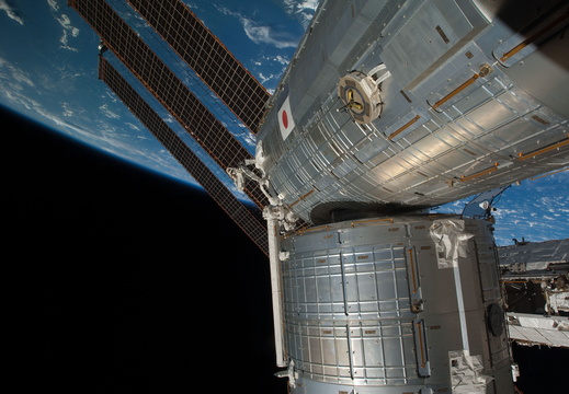 STS126-E-10050