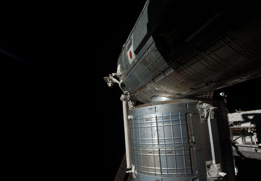 STS126-E-10101