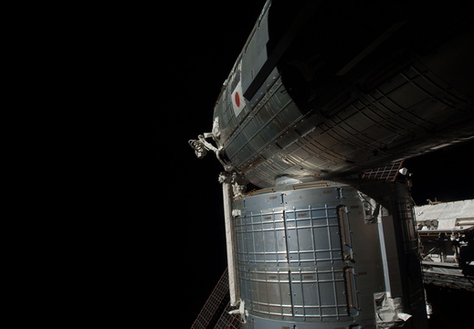 STS126-E-10108