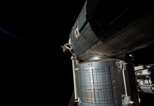 STS126-E-10143