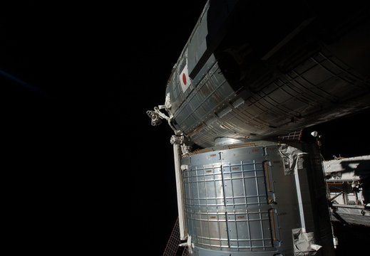 STS126-E-10144