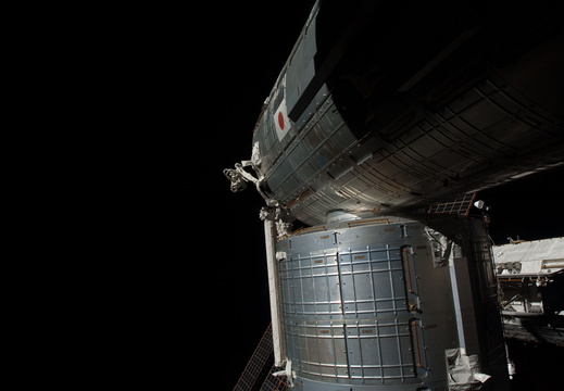 STS126-E-10152