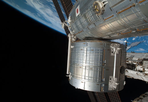 STS126-E-10565