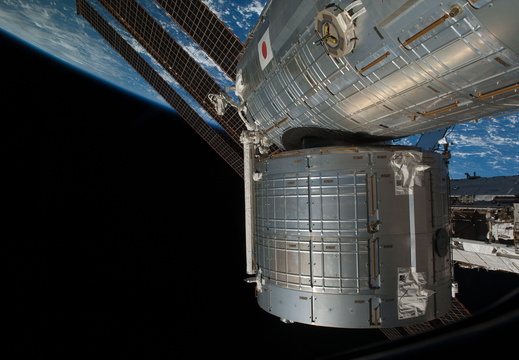 STS126-E-10782