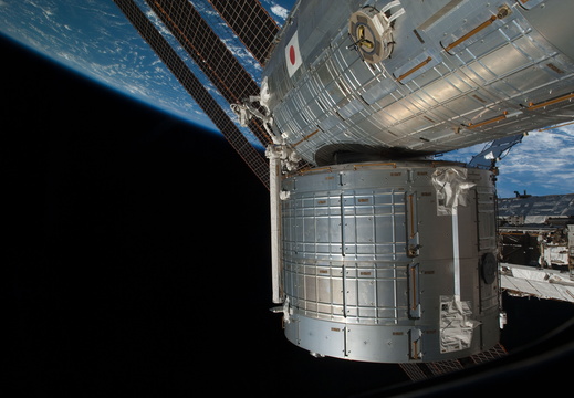 STS126-E-10786