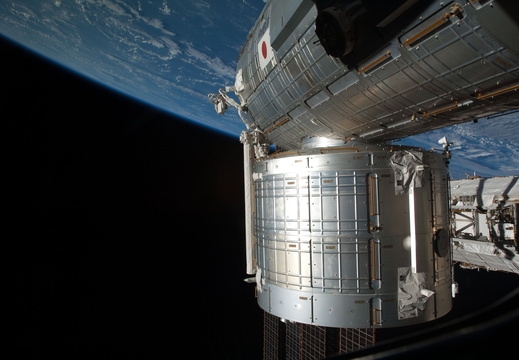 STS126-E-10817