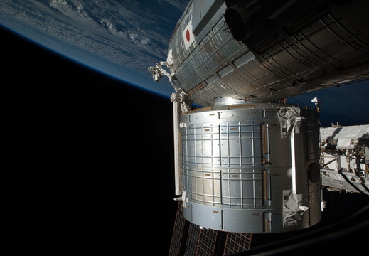 STS126-E-10825