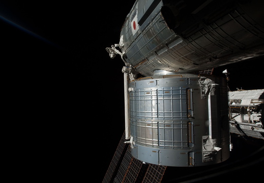 STS126-E-10835