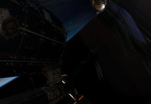 STS126-E-11657