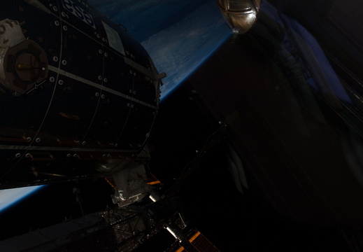STS126-E-11659