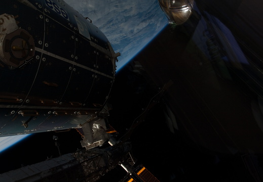STS126-E-11663