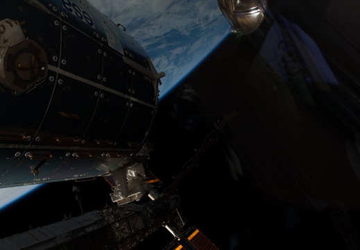 STS126-E-11664
