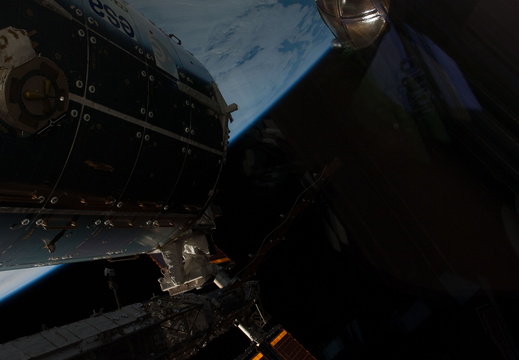 STS126-E-11666