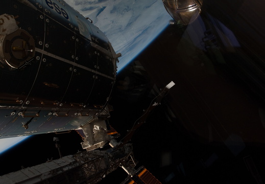 STS126-E-11669