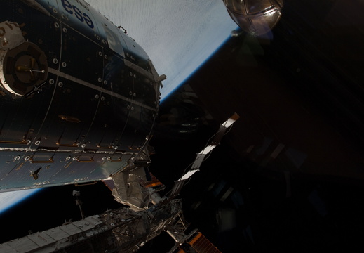 STS126-E-11677