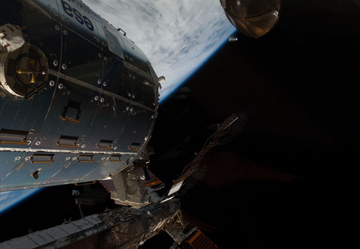 STS126-E-11691