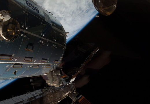 STS126-E-11692