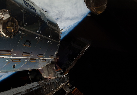 STS126-E-11694
