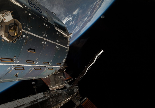 STS126-E-11708