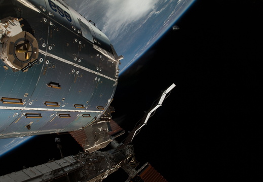 STS126-E-11713