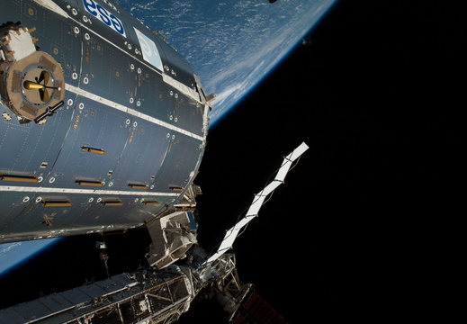 STS126-E-11745