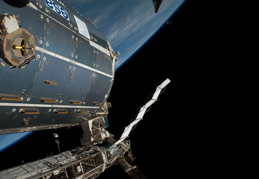 STS126-E-11757