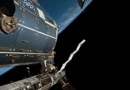 STS126-E-11764