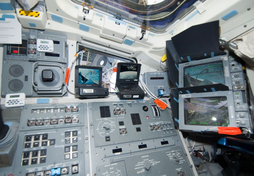 STS126-E-11964