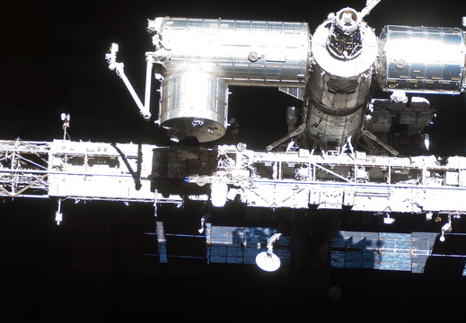STS126-E-14373
