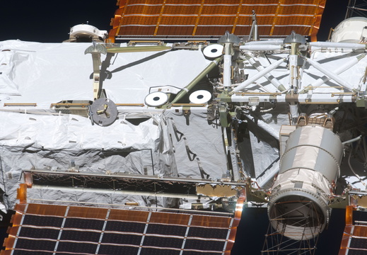 STS126-E-14392