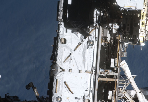 STS126-E-14411