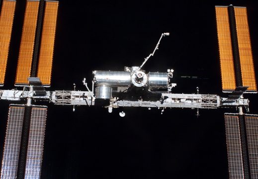 STS126-E-14860