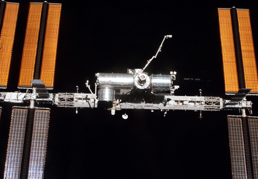 STS126-E-14861