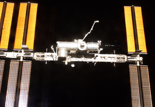 STS126-E-14871