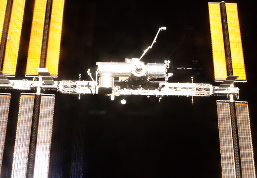 STS126-E-14872