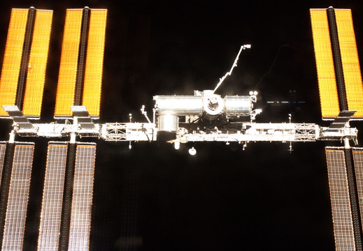 STS126-E-14877