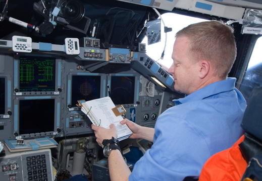 STS126-E-15007