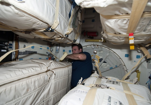 STS126-E-15032