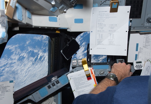 STS126-E-15116