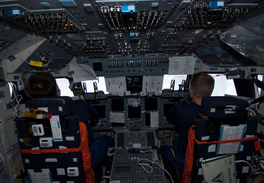 STS126-E-15121