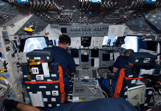 STS126-E-15131