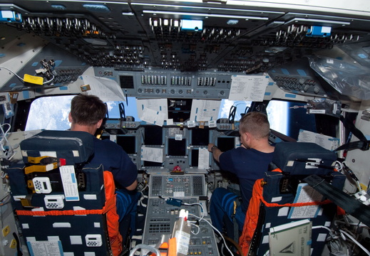 STS126-E-15132