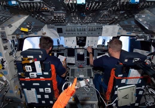 STS126-E-15134