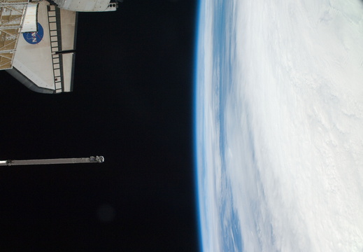 STS126-E-15704