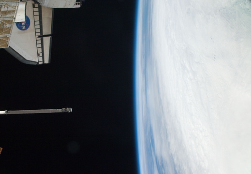 STS126-E-15706