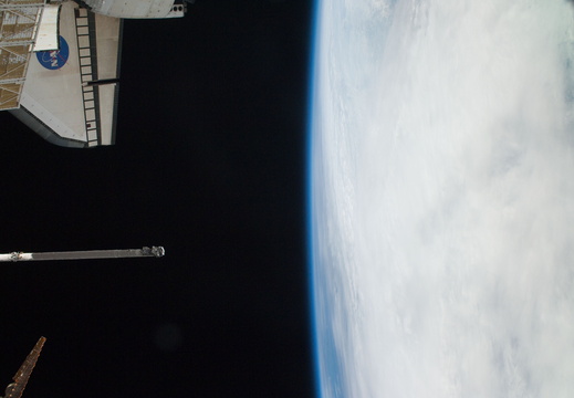 STS126-E-15711