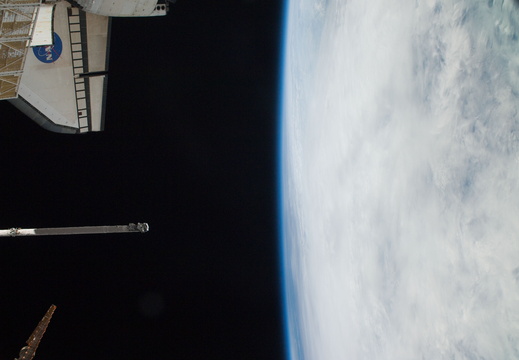 STS126-E-15713